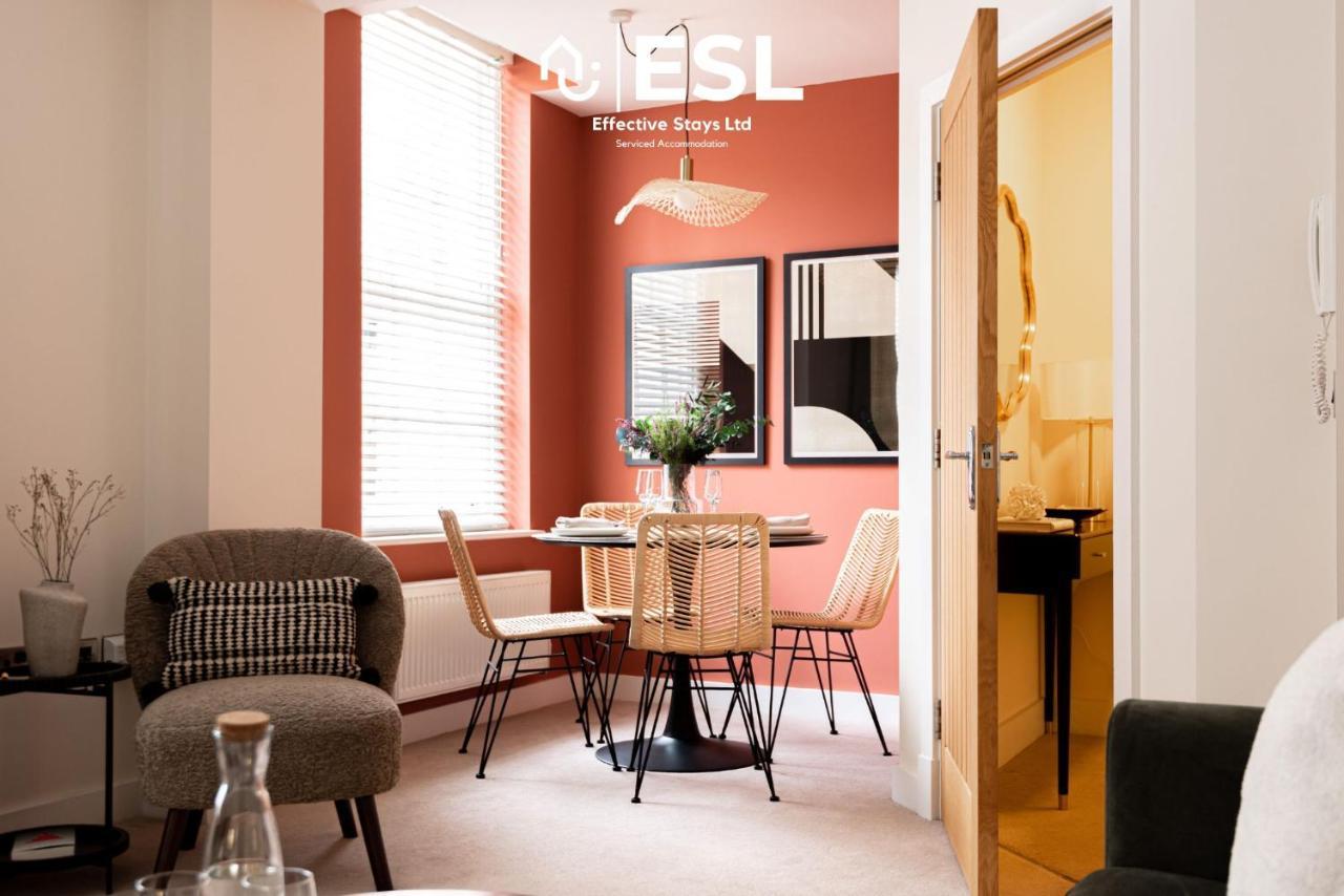 Elegant Apartment On Historic Cobbled High St Shrewsbury Town Centre Exterior foto