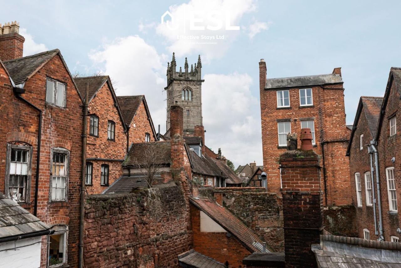 Elegant Apartment On Historic Cobbled High St Shrewsbury Town Centre Exterior foto